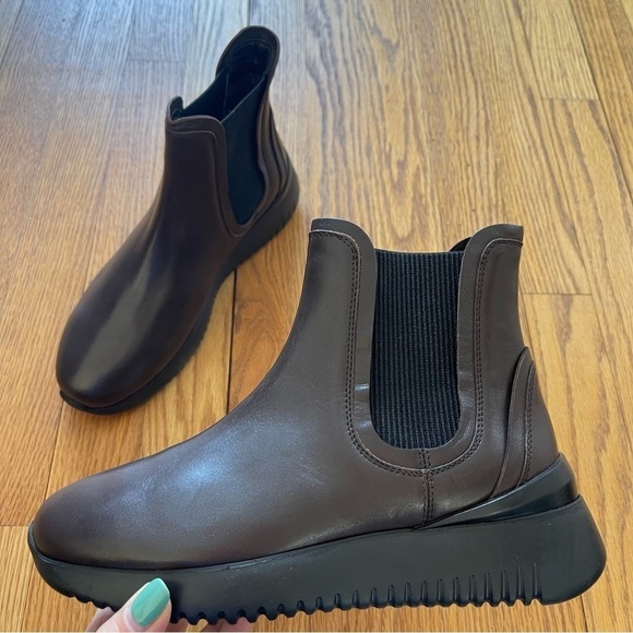 NEW Aquatalia Christiana Leather Chelsea Boot Sneaker Extra Light 456926 Sz 6.5